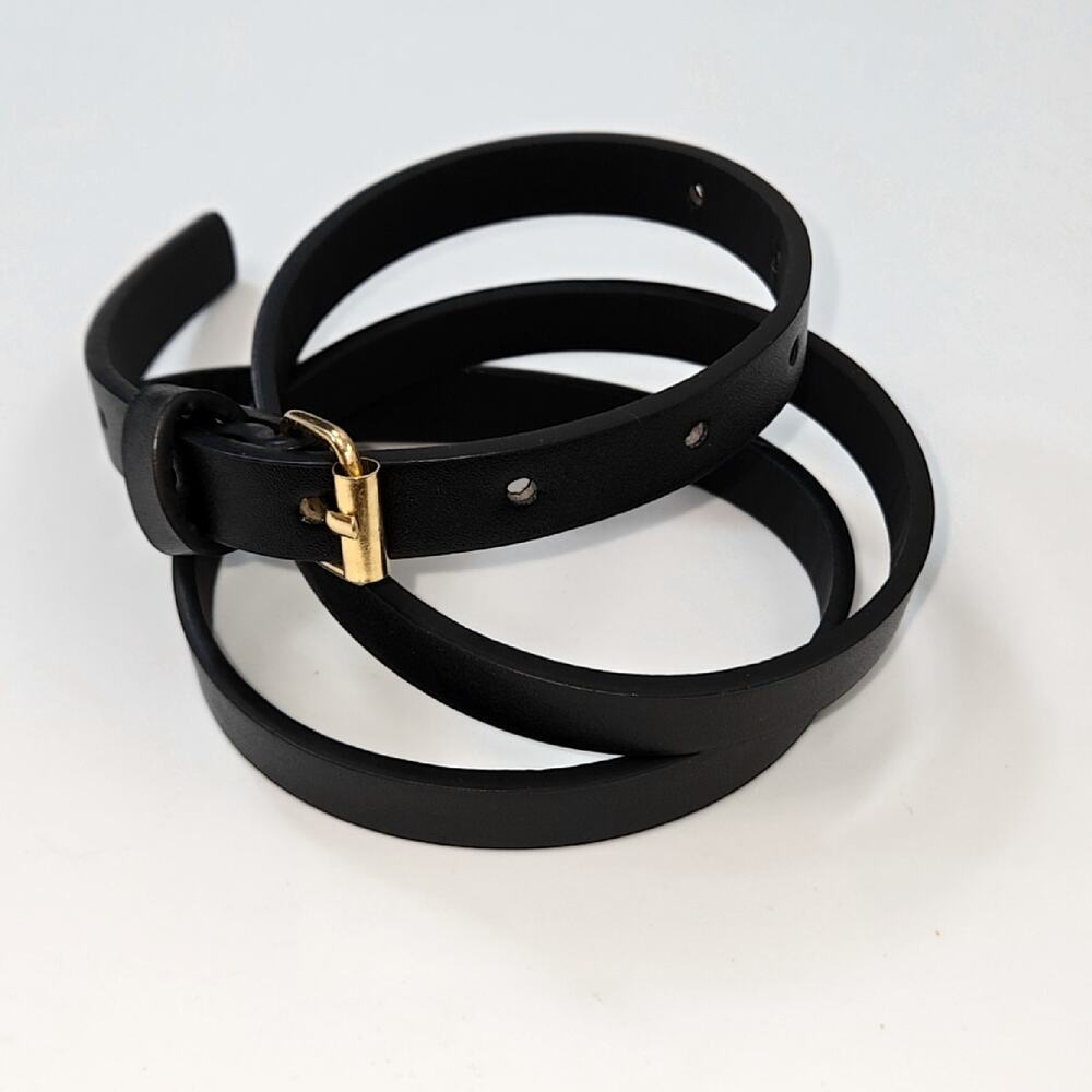 Black women's Thin Faux Leather Belt Gold Buckle size Med